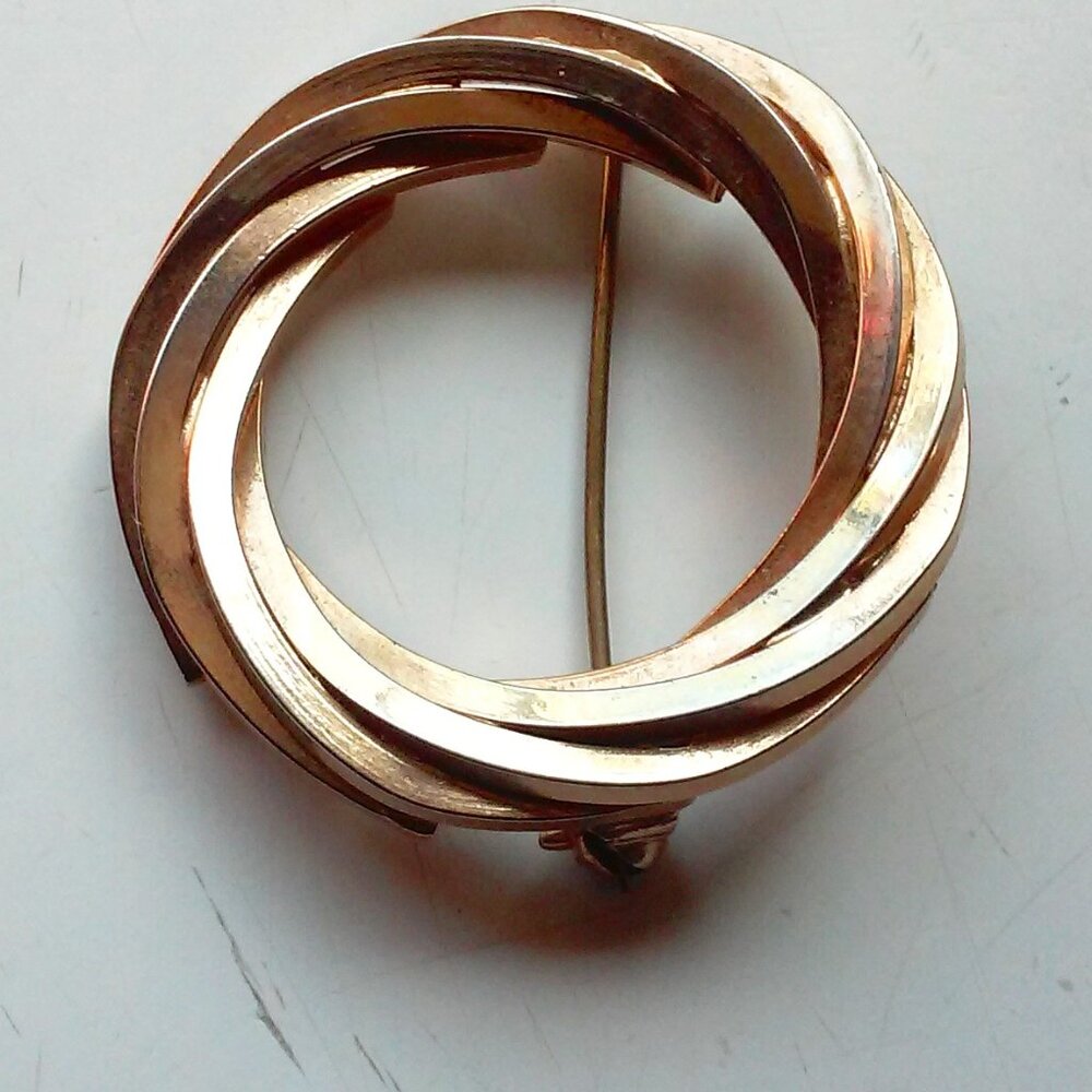 Brooch Pin Gold 1 1/2" Across Has Been Used To Hold Scarf Or Brooch
